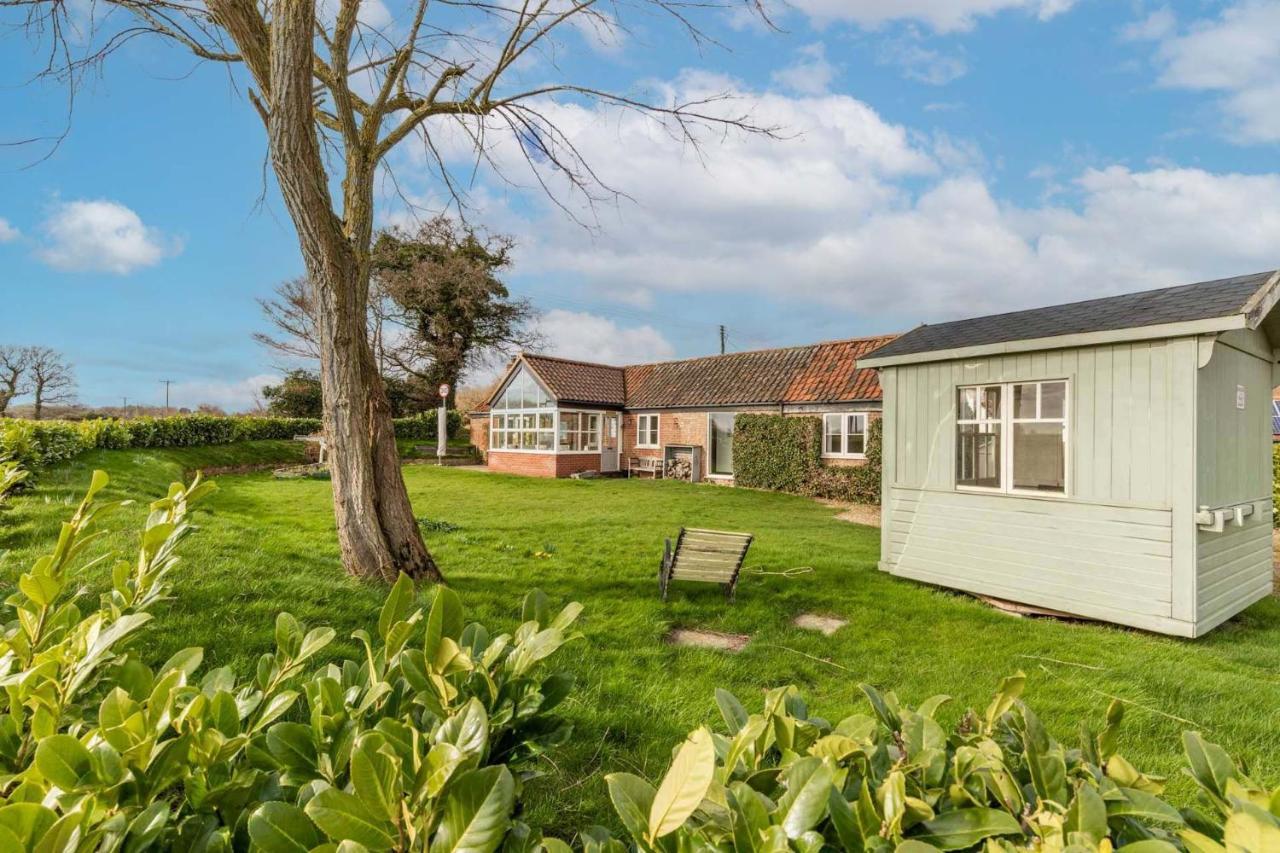 Host & Stay - Woodfalls Barn Burgh and Tuttington Exterior photo