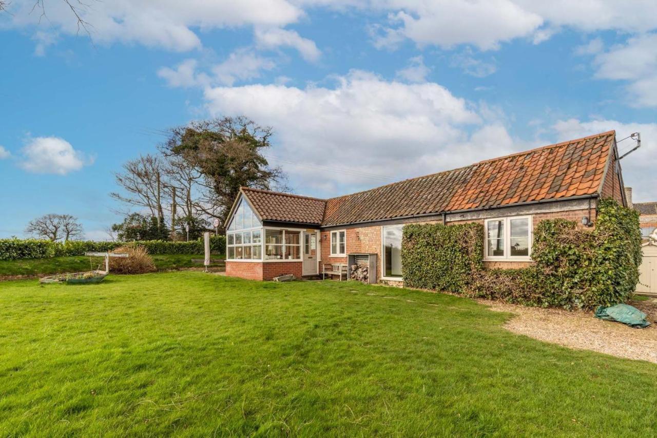 Host & Stay - Woodfalls Barn Burgh and Tuttington Exterior photo