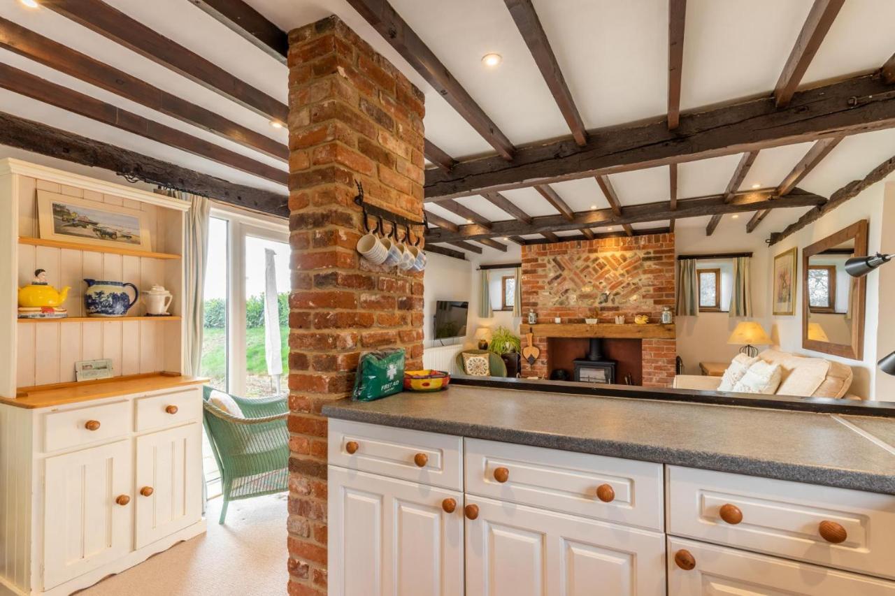 Host & Stay - Woodfalls Barn Burgh and Tuttington Exterior photo
